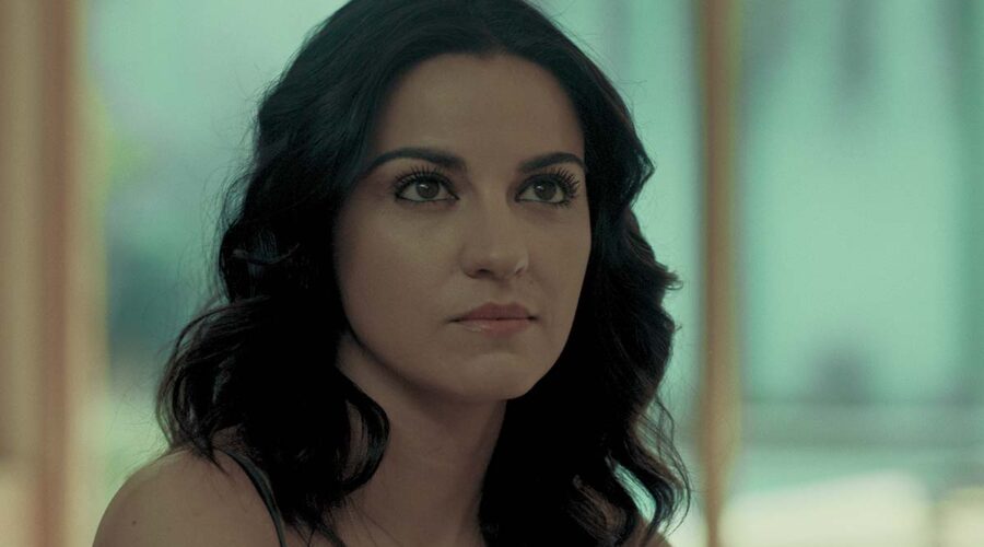 Kenya Marquez nella serie televisiva Oscuro desiderio. Credits: Netflix.