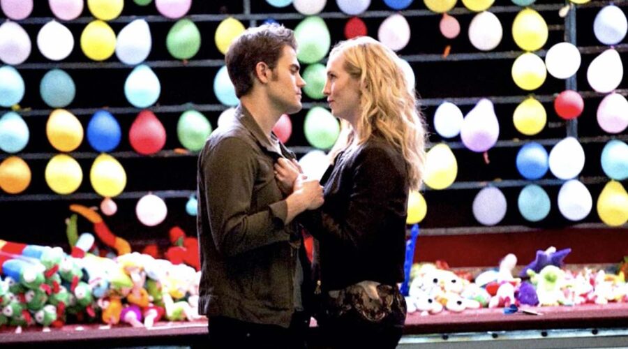 Paul Wesley E Candice King In The Vampire Diaries 8x05. Credits: Foto Di Bob Mahoney E ©The CW Network/Courtesy Everett Collection