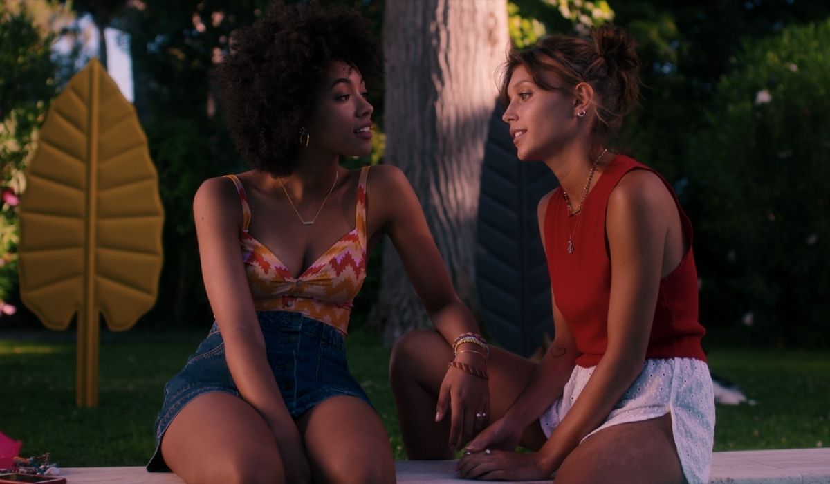 Da sinistra: Summer (Coco Rebecca Edogamhe) e Sofia (Amanda Campana) in Summertime 2. Credits: Netflix.