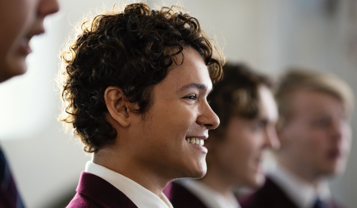 Omar Rudberg in una scena di “Young Royals”. Credits: Johan Paulin/Netflix.