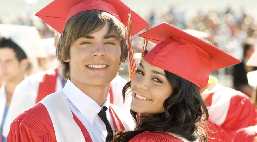 HIGH SCHOOL MUSICAL 3 SENIOR YEAR Zac Efron Vanessa Hudgens 2008 Walt Disney Co courtesy Everett Collection