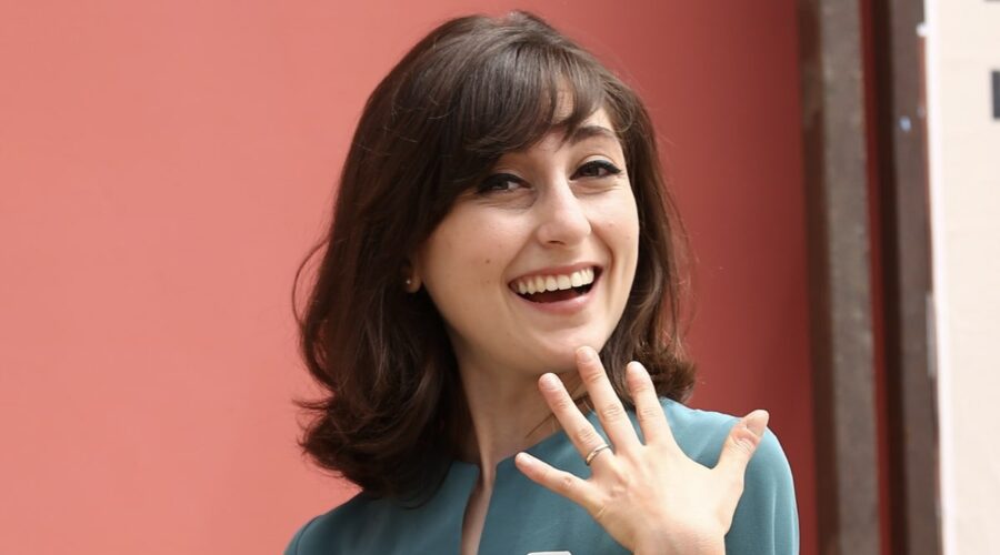 Elisa Cheli interpreta Paola Galletti ne Il Paradiso Delle Signore, qui in un posato per la stagione 4. Credits: Rai