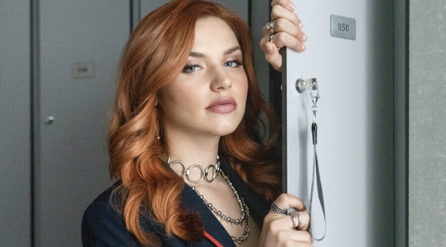 Elite (L To R) Mireia Balic As Chloe In Episode 06 Of Élite Cr Matías Uris Netflix