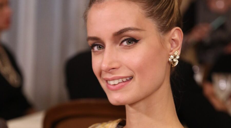 Il Paradiso Delle Signore Daily, Ludovica Brancia di Montalto interpretata da Giulia Arena, qui in un posato. Credits: Rai