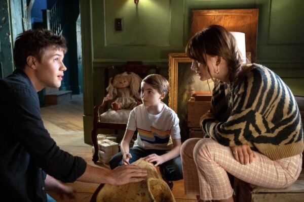 Locke E Key 2x01 Connor Jessup (Tyler), Jackson Robert Scott (Bode) E Emilia Jones (Kinsey). Credits: Amanda Matlovich/Netflix © 2021