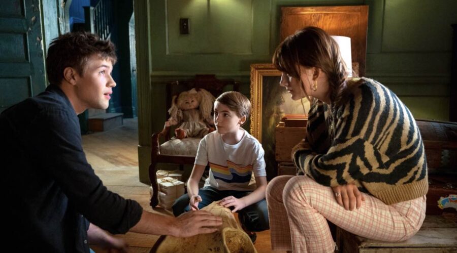 Locke E Key 2x01 Connor Jessup (Tyler), Jackson Robert Scott (Bode) E Emilia Jones (Kinsey). Credits: Amanda Matlovich/Netflix © 2021