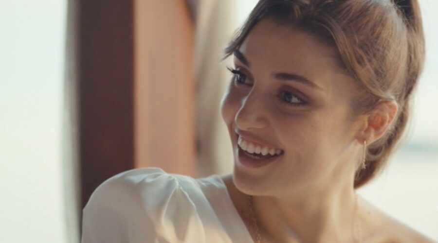 Love Is In The Air, episodio 15: Eda Yıldız interpretata da Hande Erçel. Credits: Mediaset