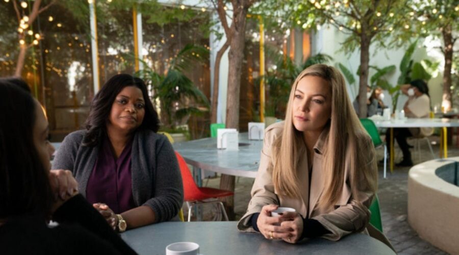 Octavia Spencer (Poppy) e Kate Hudson (Micah) In Truth Be Told Credits: Apple Tv Plus