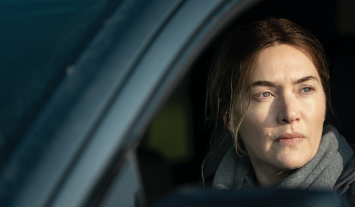 Omicidio a Easttown, qui una scena con Kate Winslet che interpreta Mare Sheehan. Credits: Sky