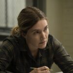 Omicidio a Easttown, qui una scena con Kate Winslet che interpreta Mare Sheehan. Credits: Sky