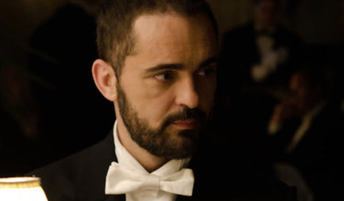 Pedro Alonso Interpreta Diego In Grand Hotel Credits: Mediaset