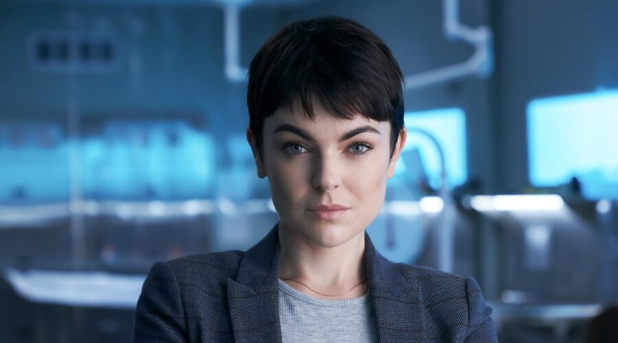 Serinda Swan, in una scena di “Coroner”, in arrivo su Sky Investigation. Credits: Sky
