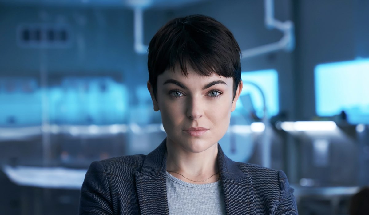 Serinda Swan, in una scena di “Coroner”, in arrivo su Sky Investigation. Credits: Sky