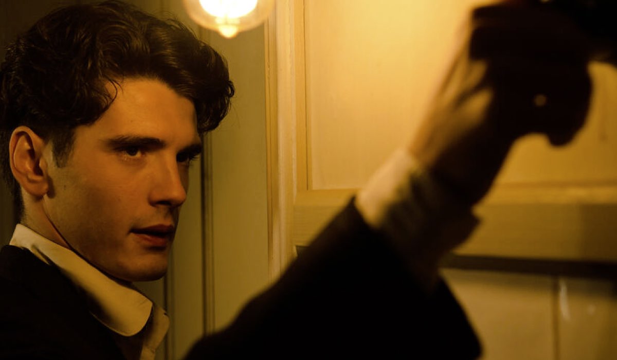 Yon Gonzalez Interpreta Julio In Grand Hotel Credits: Mediaset