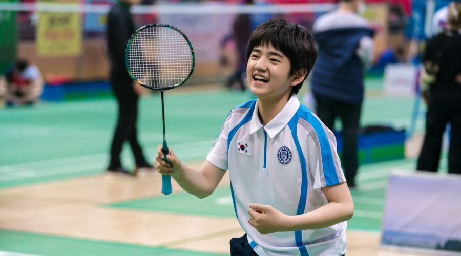 Badminton Club: Kim Kang-hoon interpreta Lee Yon-tae. Credits: Netflix.