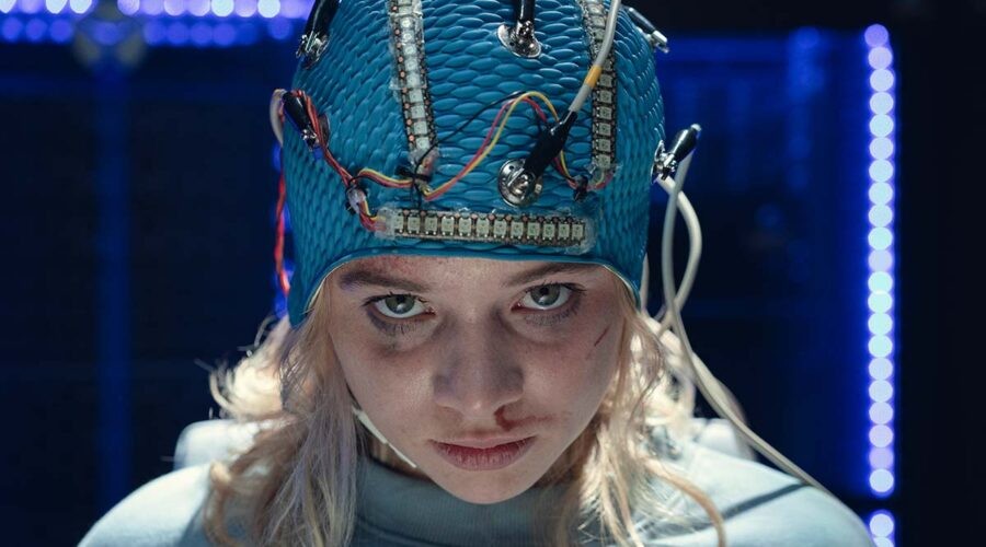 Luna Wedler nei panni di Mia nella serie televisiva Biohacker. Credits: Netflix e Marco Nagel.