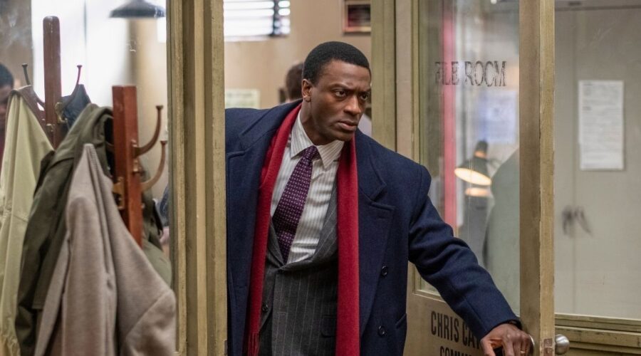 City on a Hill: Aldis Hodge interpreta il procuratore Decourcy Ward. Credits: Sky Italia