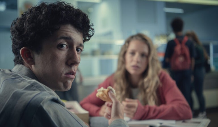 Come Vendere Droga Online In Fretta Cast