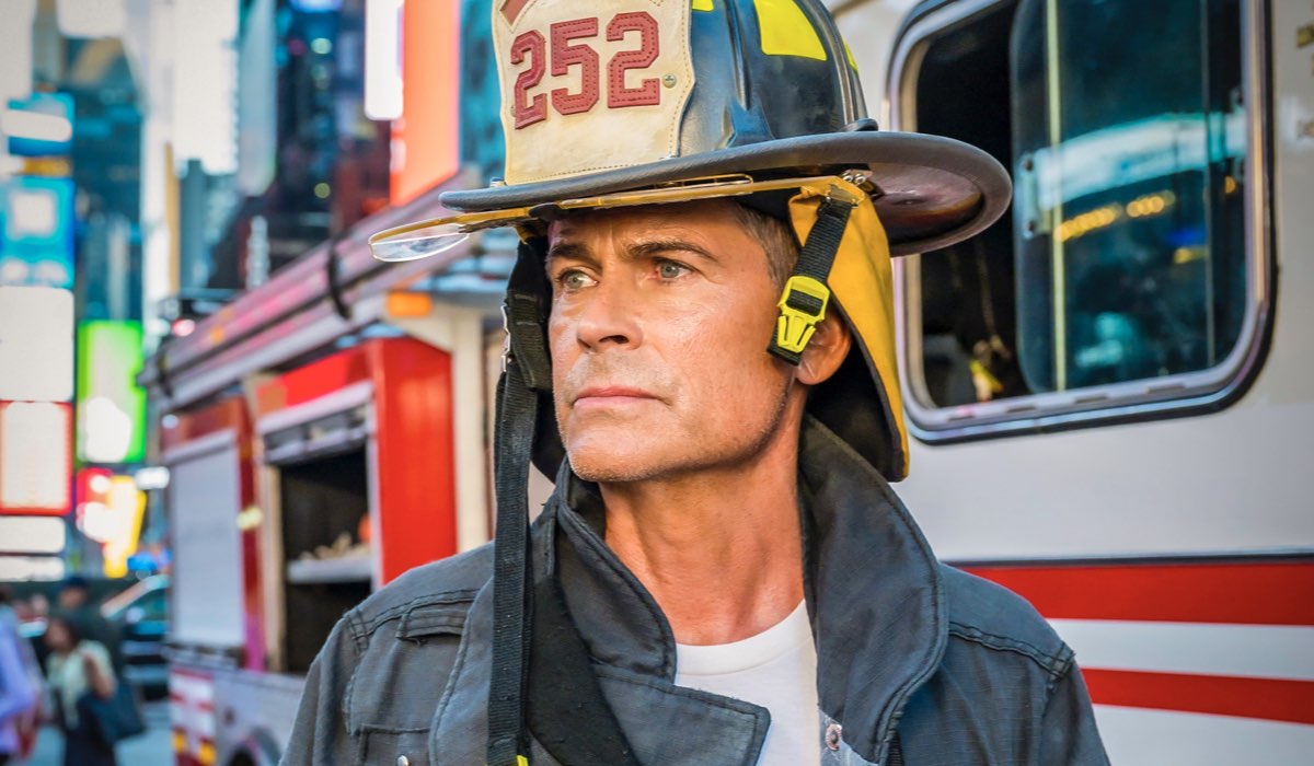 Robe Lowe in una scena di 9-1-1 Lone Star - Credits Star/Disney+