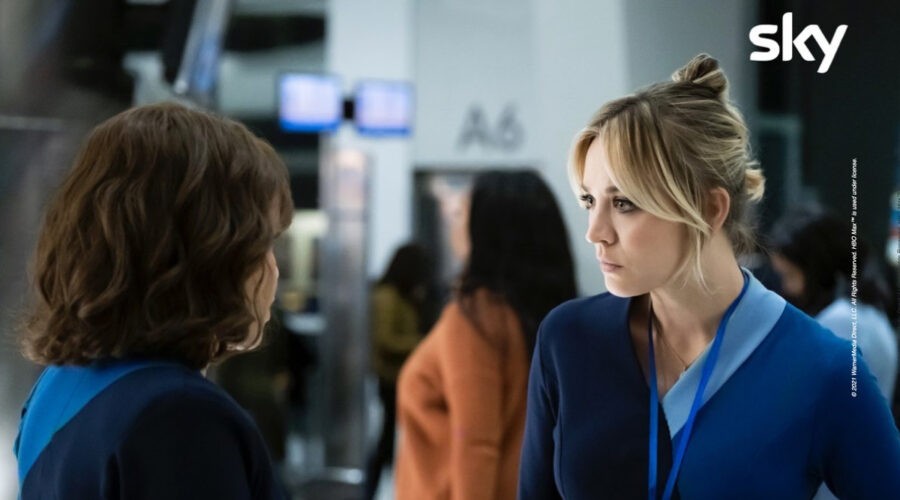 Cassie Bowden (Kaley Cuoco) in una scena di “L'assistente di volo - The Flight Attendant”. Credits: © 2021 WarnerMedia Direct, LLC. All Rights Reserved. HBO Max™ is used under license.