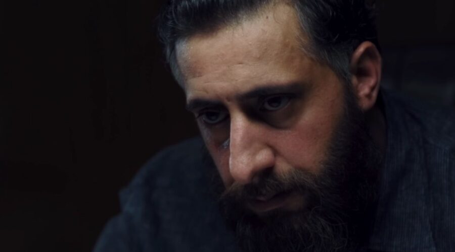 Kida Khodr Ramadan In Una Scena Dal Trailer Di 4 Blocks. Credits: TNT