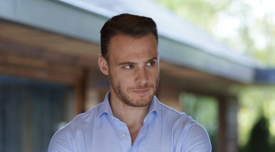 Love Is In The Air: Serkan Bolat interpretato da Kerem Bürsin. Credits: Mediaset