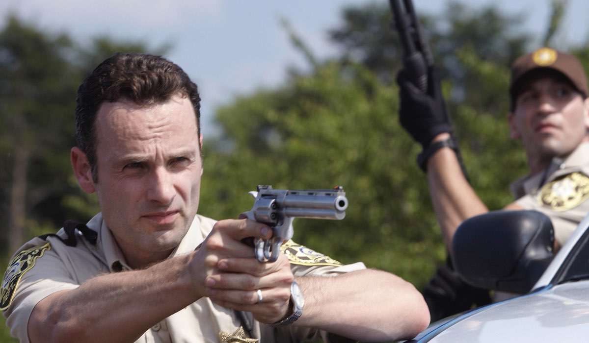 Andrew Lincoln e Jon Bernthal in una scena di “The Walking Dead”. Credits: AMC/Disney+.