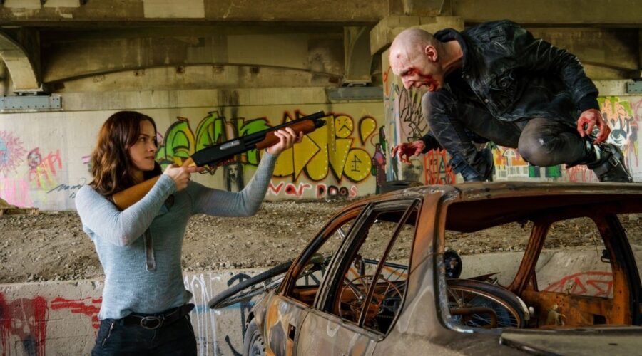 Van Helsing: Vanessa (Kelly Overton) e Scab (Rowland Pidlubny). Credits: Netflix.