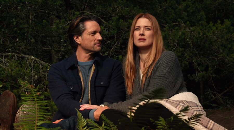 Jack Sheridan (Martin Henderson) e Mel Monroe (Alexandra Breckenridge) nella terza stagione di Virgin River. Credits: Netflix.