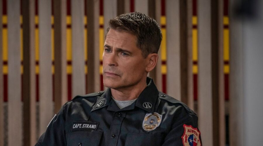 9-1-1: Lone Star: Rob Lowe interpreta il capitano Owen Strand. Credits: Disney+