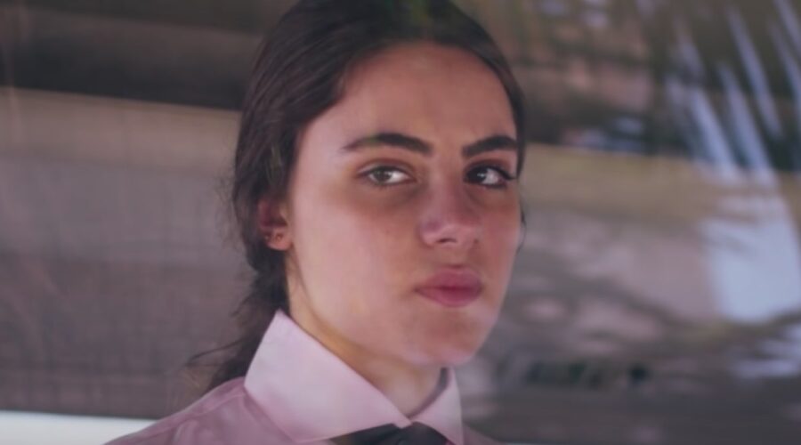 Andria Tayeh in una scena dal trailer ufficiale di “AlRawabi School For Girls” Credits: Netflix.