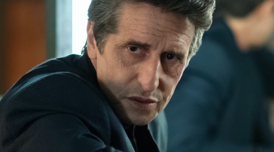 Diego Peretti Interpreta Pastore Emilio In Il Suo Regno Credits: Marcos Ludevid/Netflix