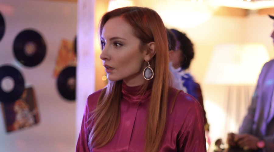 Love Is In The Air: Pırıl Baytekin Sezgin interpretata da Başak Gümülcinelioğlu. Credits: Mediaset