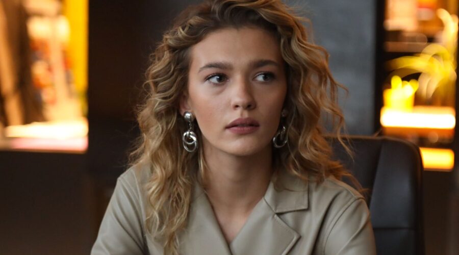 Melisa Dongel Interpreta Ceren In Love Is In The Air Credits: Mediaset