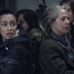 Da sinistra: Rosita (Christian Serratos) e Carol (Melissa McBride) in una scena della stagione 11 di “The Walking Dead”. Credits: AMC/Disney+.
