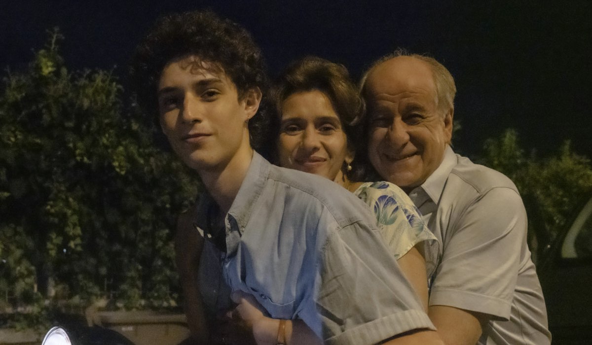 Filippo Scotti (Fabietto), Teresa Saponangelo (Maria) e Toni Servillo (Saverio) Nel Film di Paolo Sorrentino 