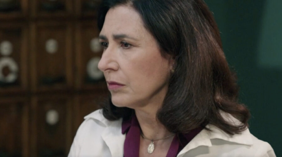 Antonella Attili (Agnese Amato) in una scena della puntata 12 de