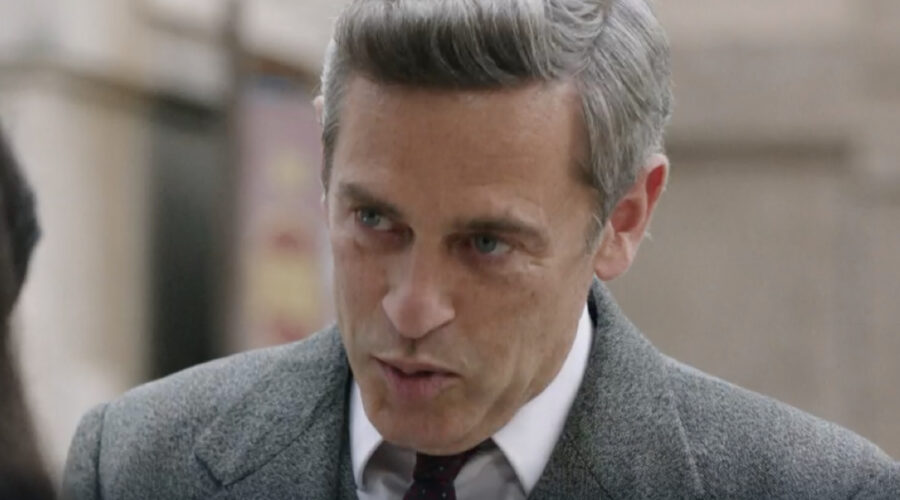 Massimo Poggio (Ezio Colombo) in una scena della puntata 12 de