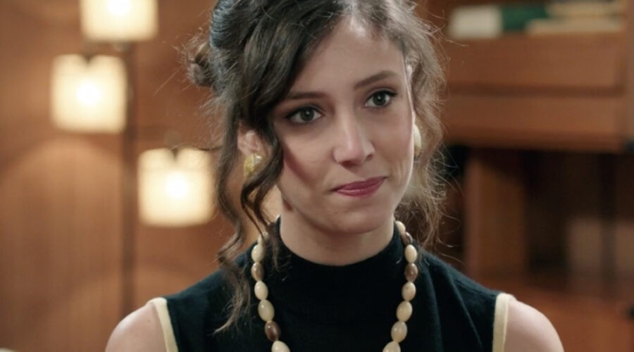 Lucrezia Massari (Flora Gentile Ravasi) in una scena della puntata 13 de 