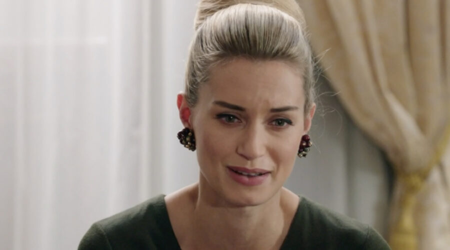 Giulia Arena (Ludovica Brancia di Montalto) in una scena della puntata 12 de