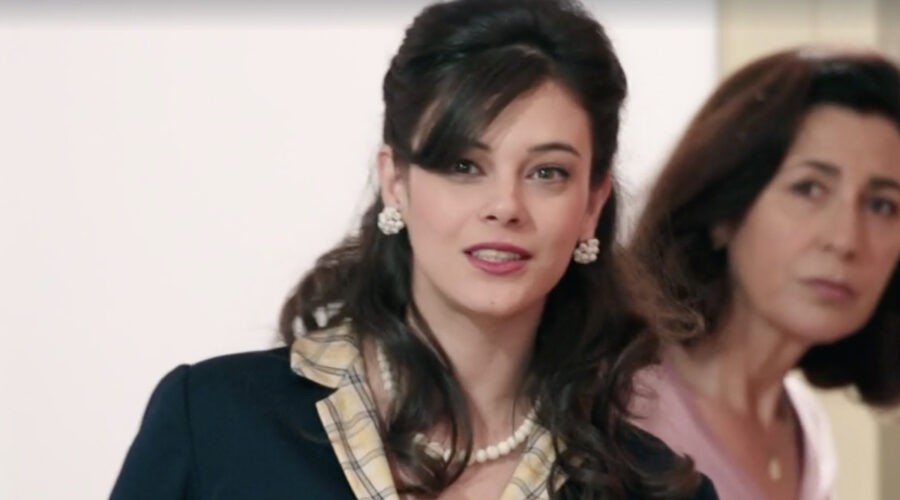 Neva Leoni (Tina Amato) in una scena della puntata 3 de 