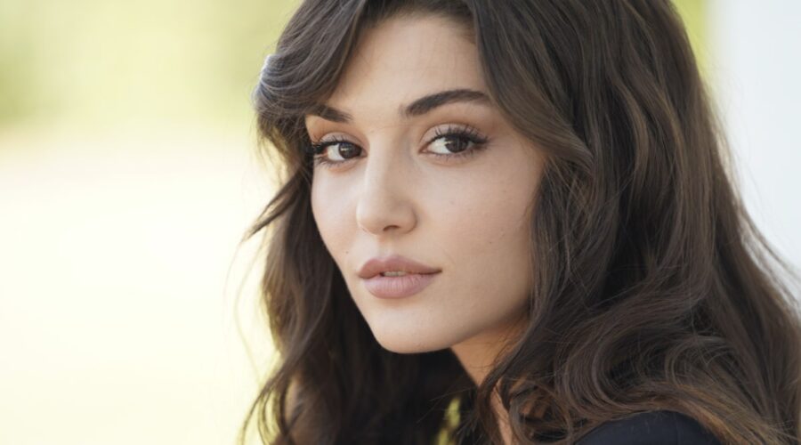 Love Is In The Air: Eda Yıldız interpretata da Hande Erçel. Credits: Mediaset