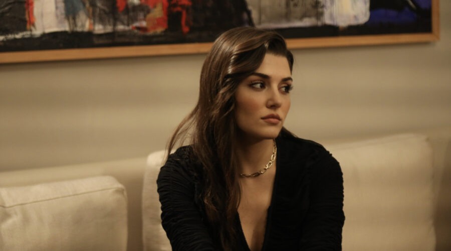 Love Is In The Air: Eda Yıldız interpretata da Hande Erçel. Credits: Mediaset