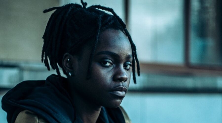 Rapinatori La Serie: Tracy Gotoas è Liana. Credits: Netflix