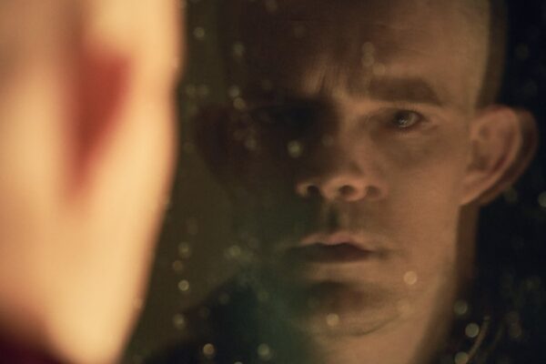 Russell Tovey In Una Scena Di 