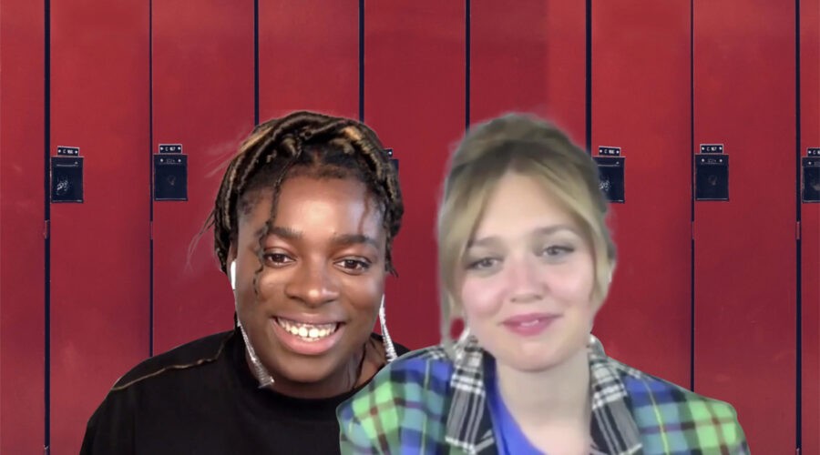 Da sinistra: Chinenye Ezeudu e Aimee Lou Wood nella loro intervista a Tvserial.it. Credits: Cattura schermo/Netflix/Envato Elements.