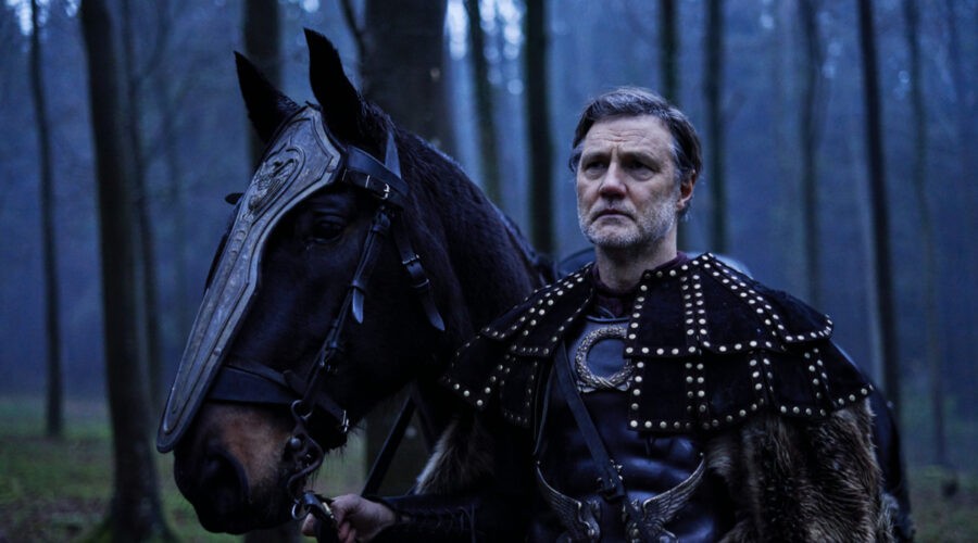 David Morrissey, qui in una scena della terza stagione di “Britannia” dove interpreta Aulus. Credits: Sky.