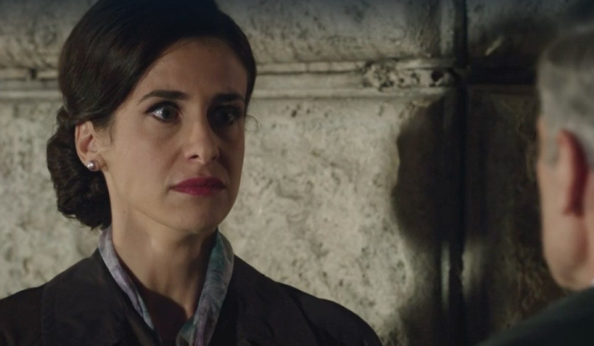Lara Komar (Gloria Moreau) in una scena della puntata 33 de