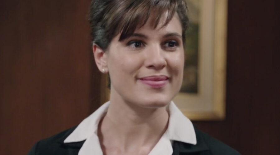 Giulia Vecchio (Anna Imbriani) in una scena della puntata 17 de 