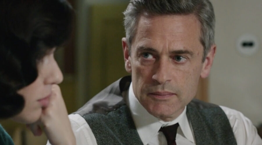 Massimo Poggio (Ezio Colombo) in una scena della puntata 21 de 